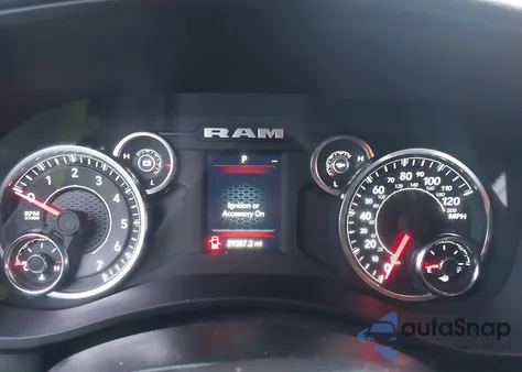 2024 Ram 2500 Big Horn 4X4 6'4 Box z USA, uszkodzony, nr VIN 3C6UR5DJ1RG342189